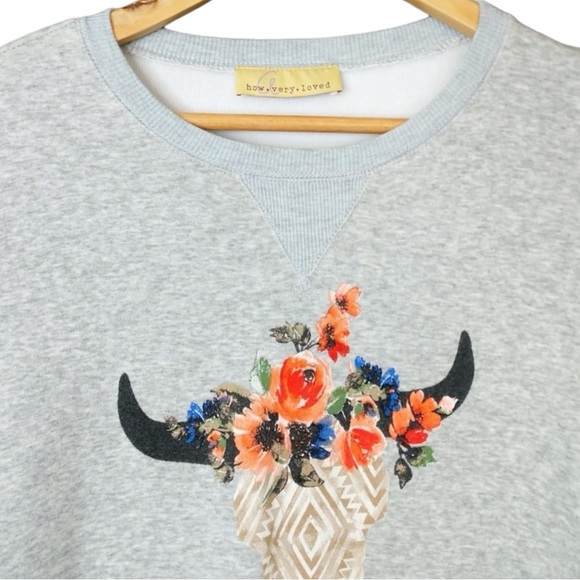 Western Style Floral Cow Skull Boho Sweatshirt Women’s Size Small - Picture 5 of 6